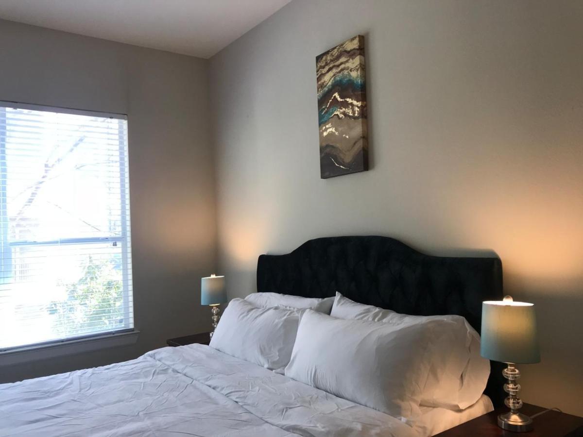 Spacious Furnished Resort Style Apartments Tomball Ruang foto
