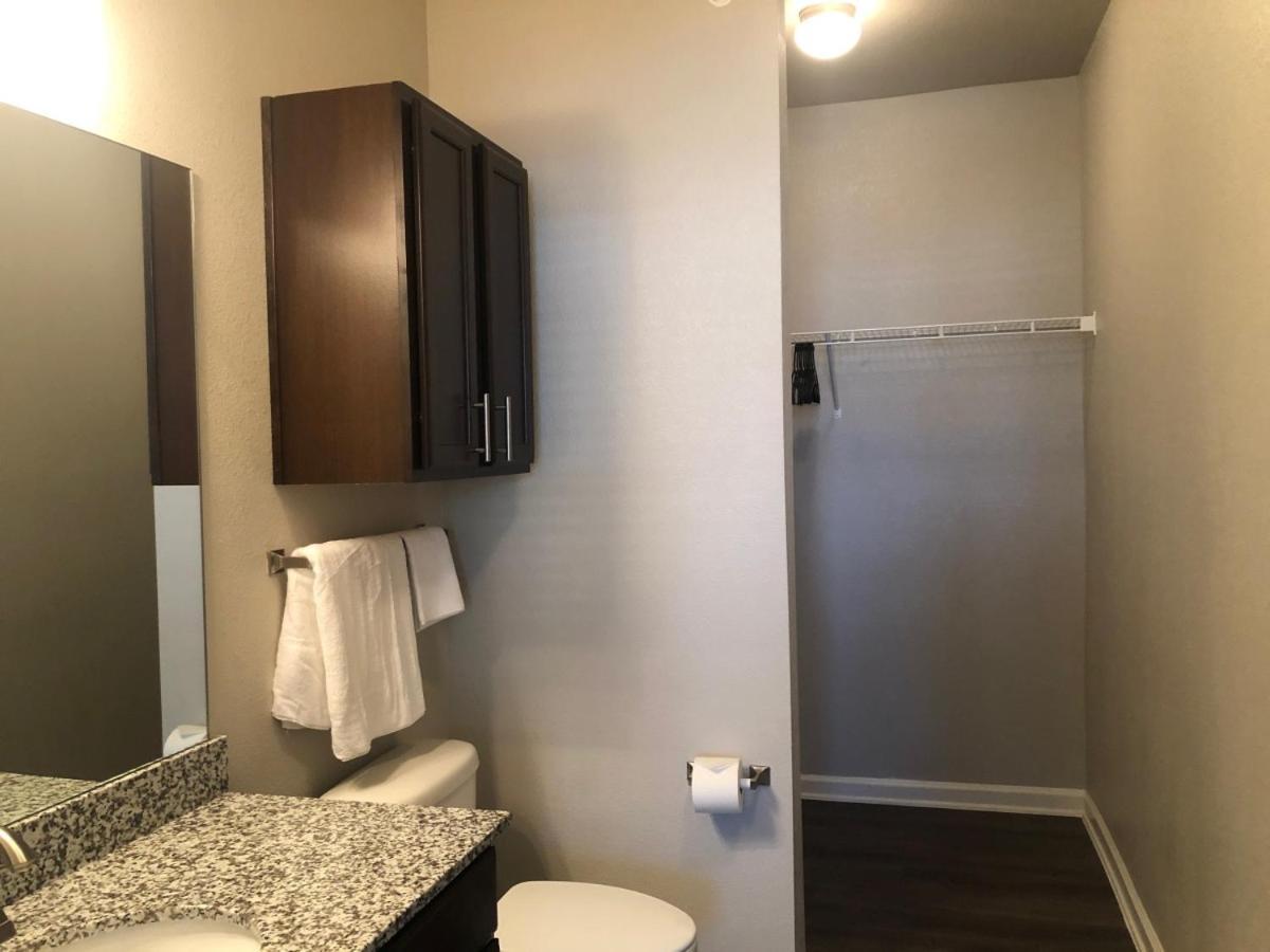 Spacious Furnished Resort Style Apartments Tomball Ruang foto