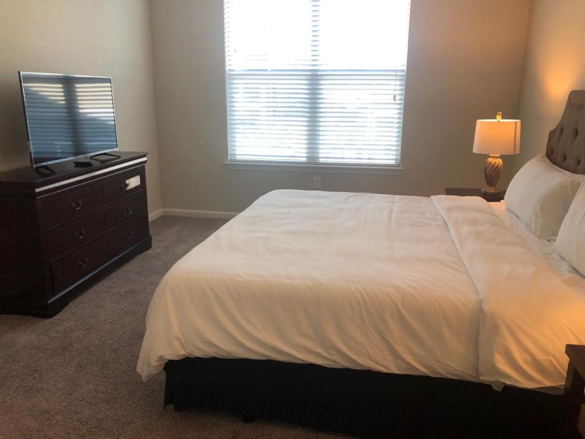 Spacious Furnished Resort Style Apartments Tomball Ruang foto