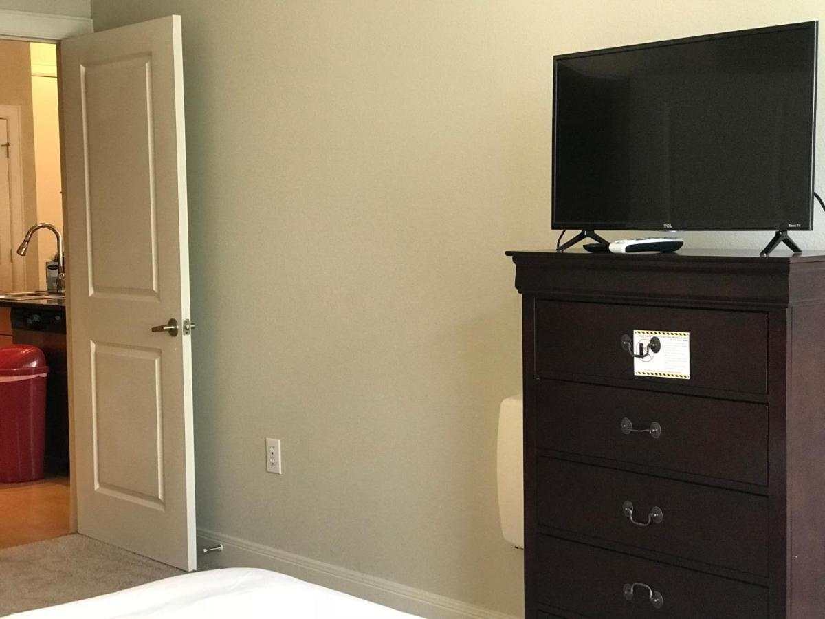 Spacious Furnished Resort Style Apartments Tomball Ruang foto