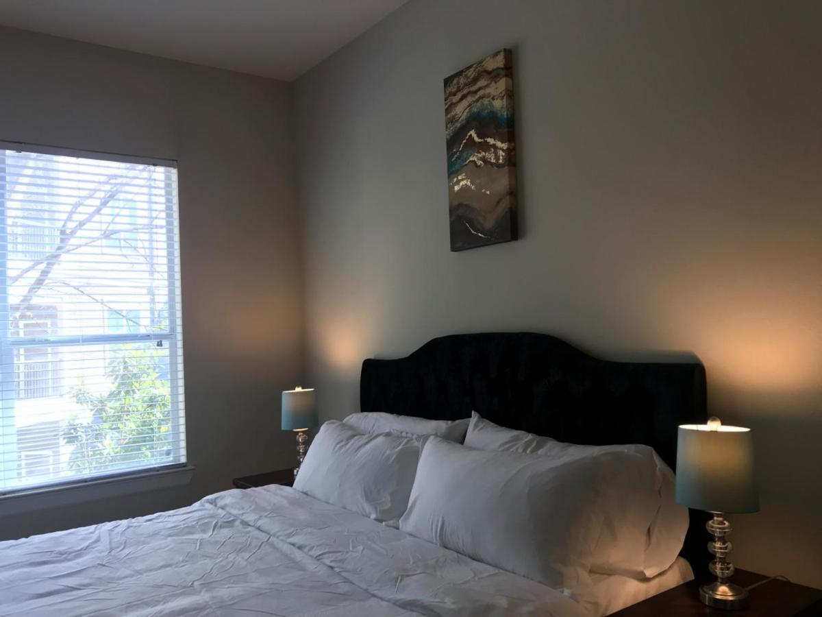 Spacious Furnished Resort Style Apartments Tomball Ruang foto