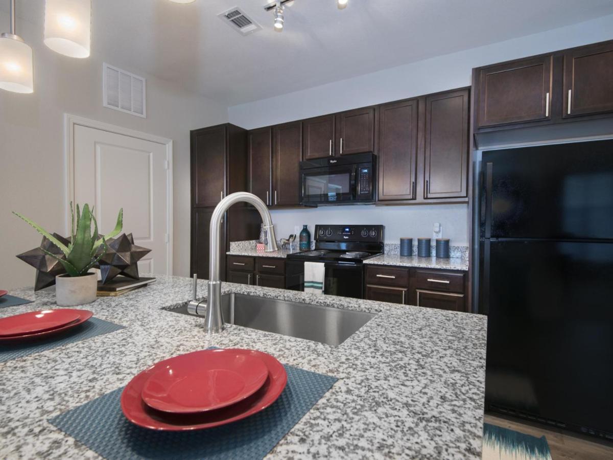 Spacious Furnished Resort Style Apartments Tomball Ruang foto